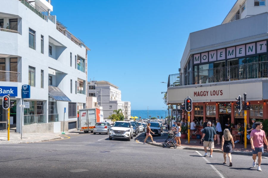 2 Bedroom Property for Sale in Sea Point Western Cape